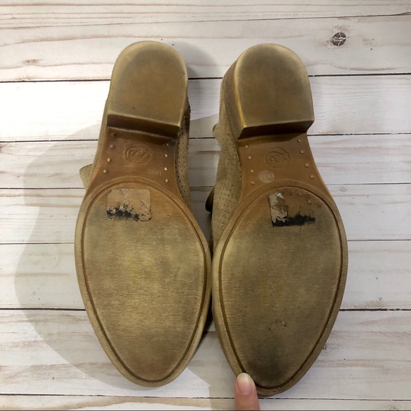Lucky Brand Tan Booties Size 8.5 - Picture 4 of 15